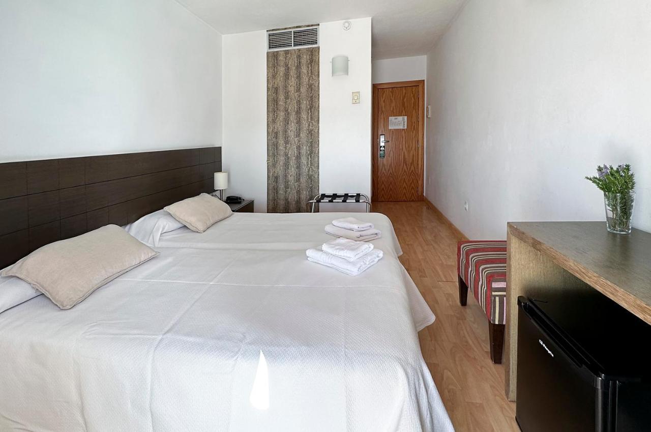 Grupoandria Hotel Platja Gran Ciutadella  Esterno foto